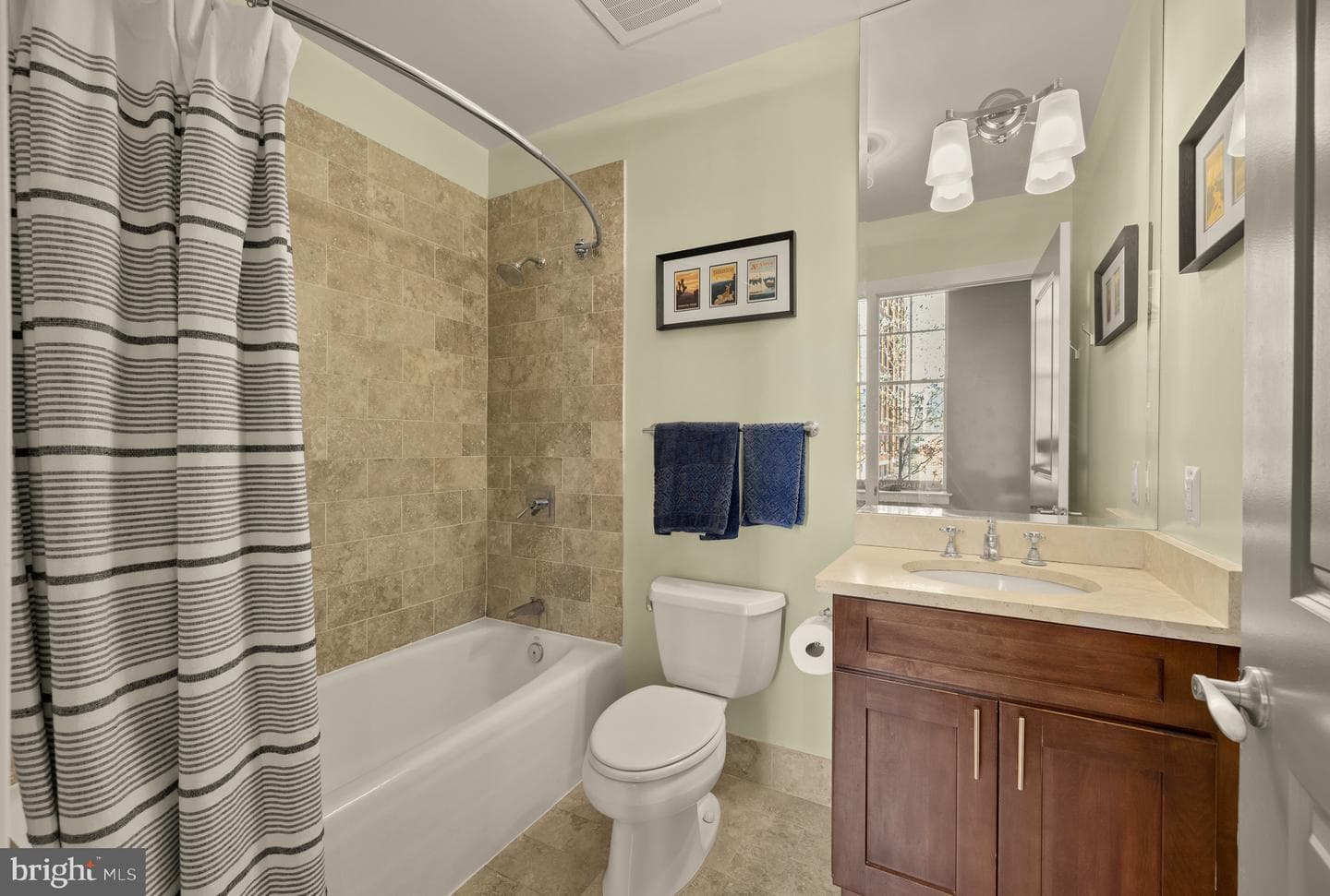 215 I Street NE #311 photo 23