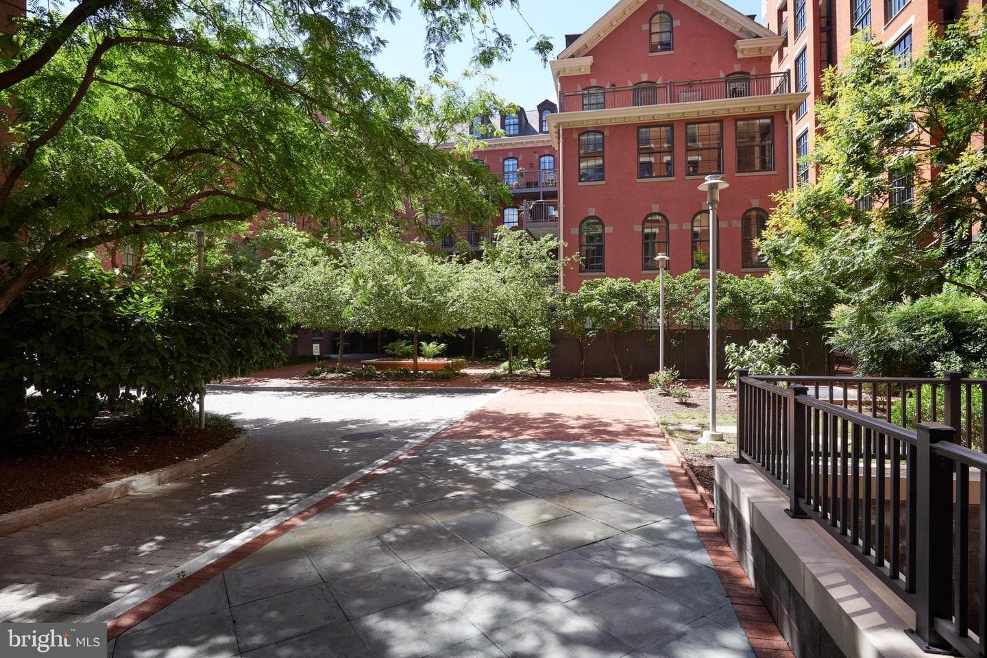 215 I Street NE #311 photo 29