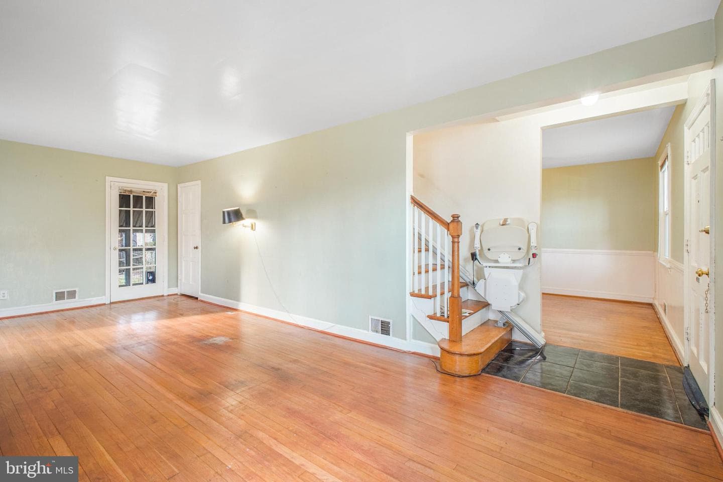 1605 Crittenden Street NE photo 3