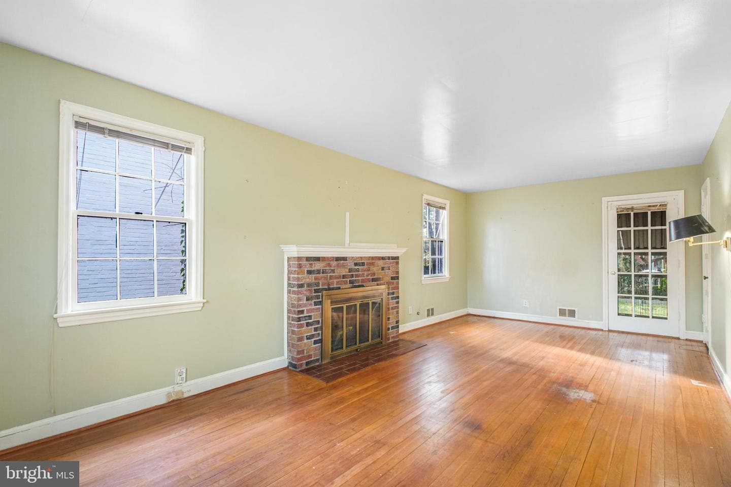1605 Crittenden Street NE photo 4
