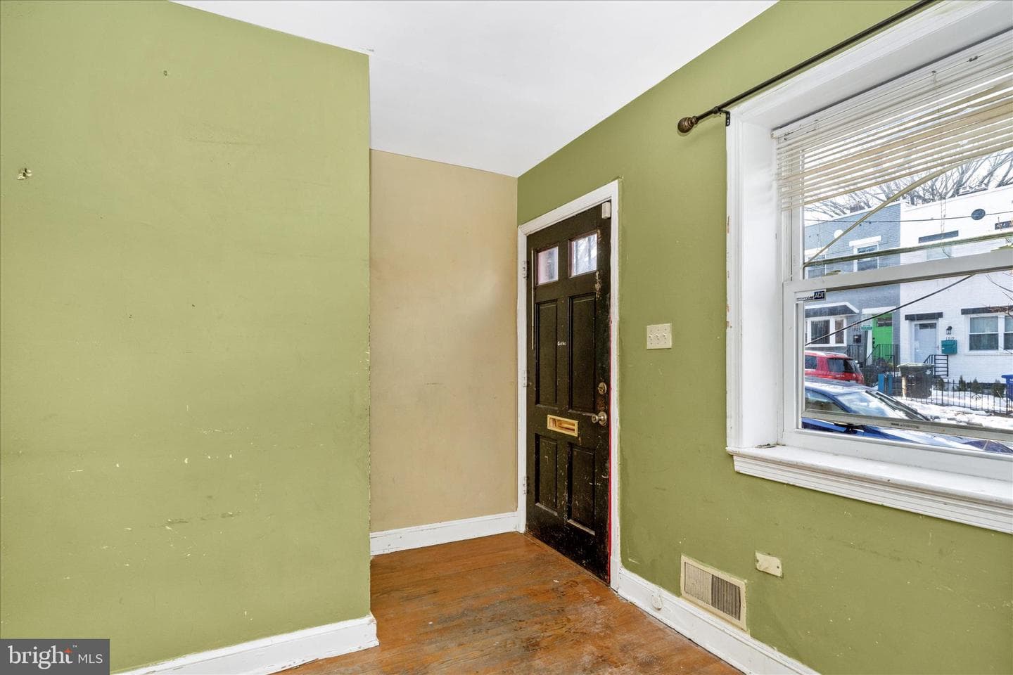 1316 Dexter Terrace SE photo 2