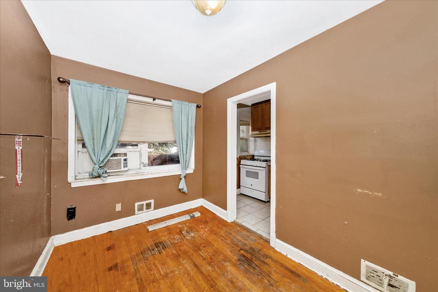 1316 Dexter Terrace SE photo 9