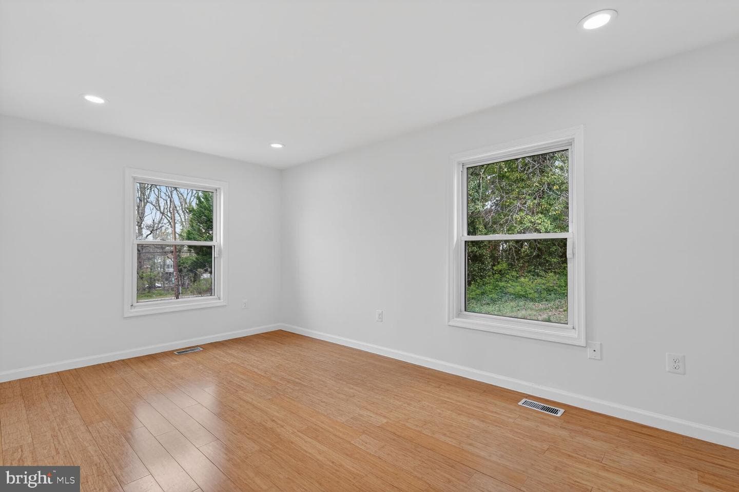 1242 Anacostia Road SE photo 17