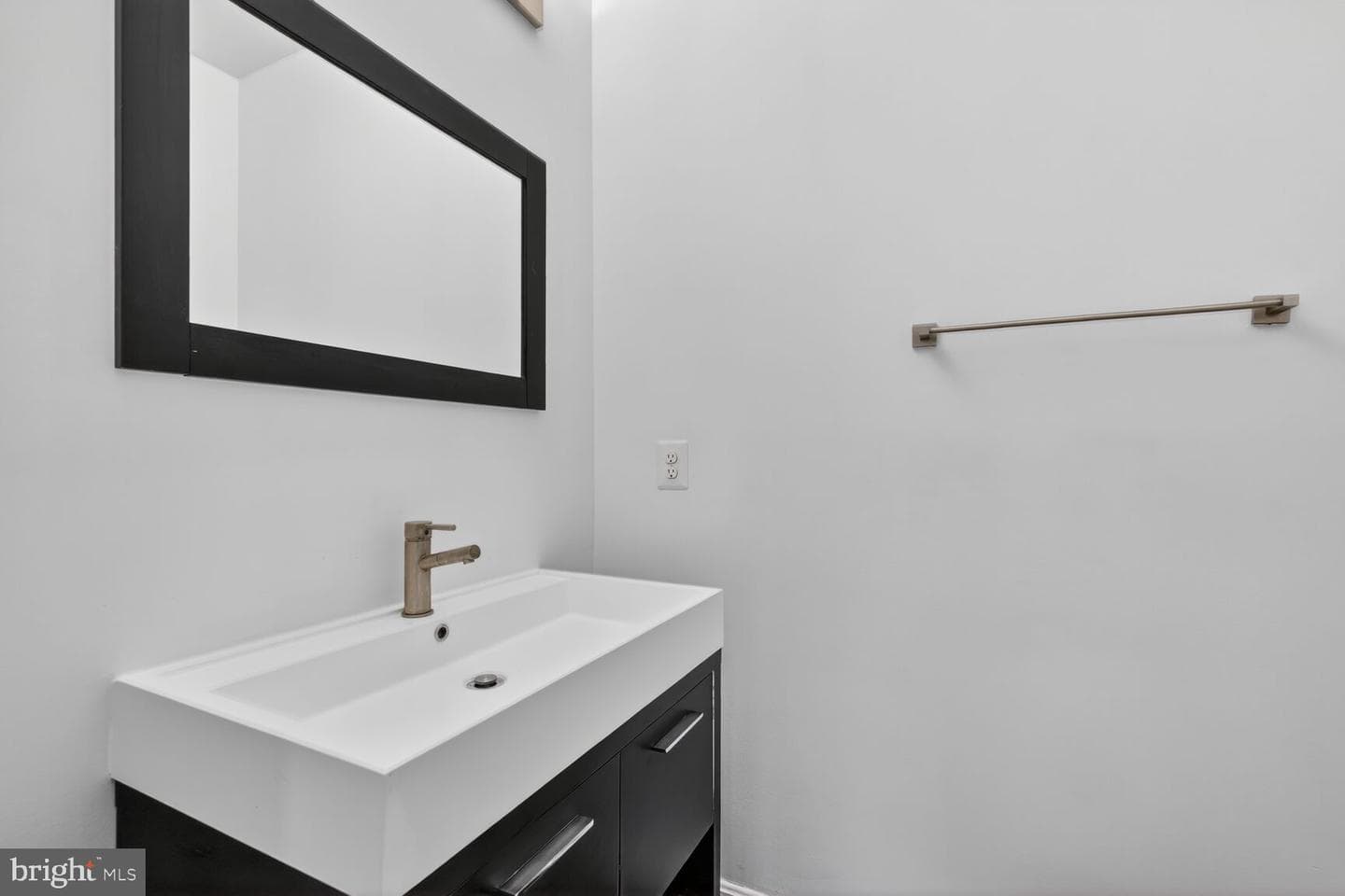 1242 Anacostia Road SE photo 6