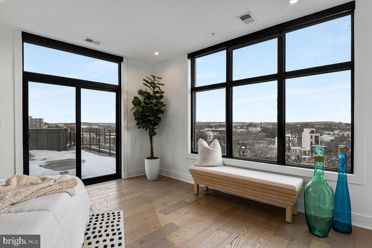 1402 H Street NE #504 photo 28