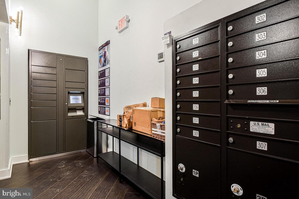 1402 H Street NE #504 photo 32