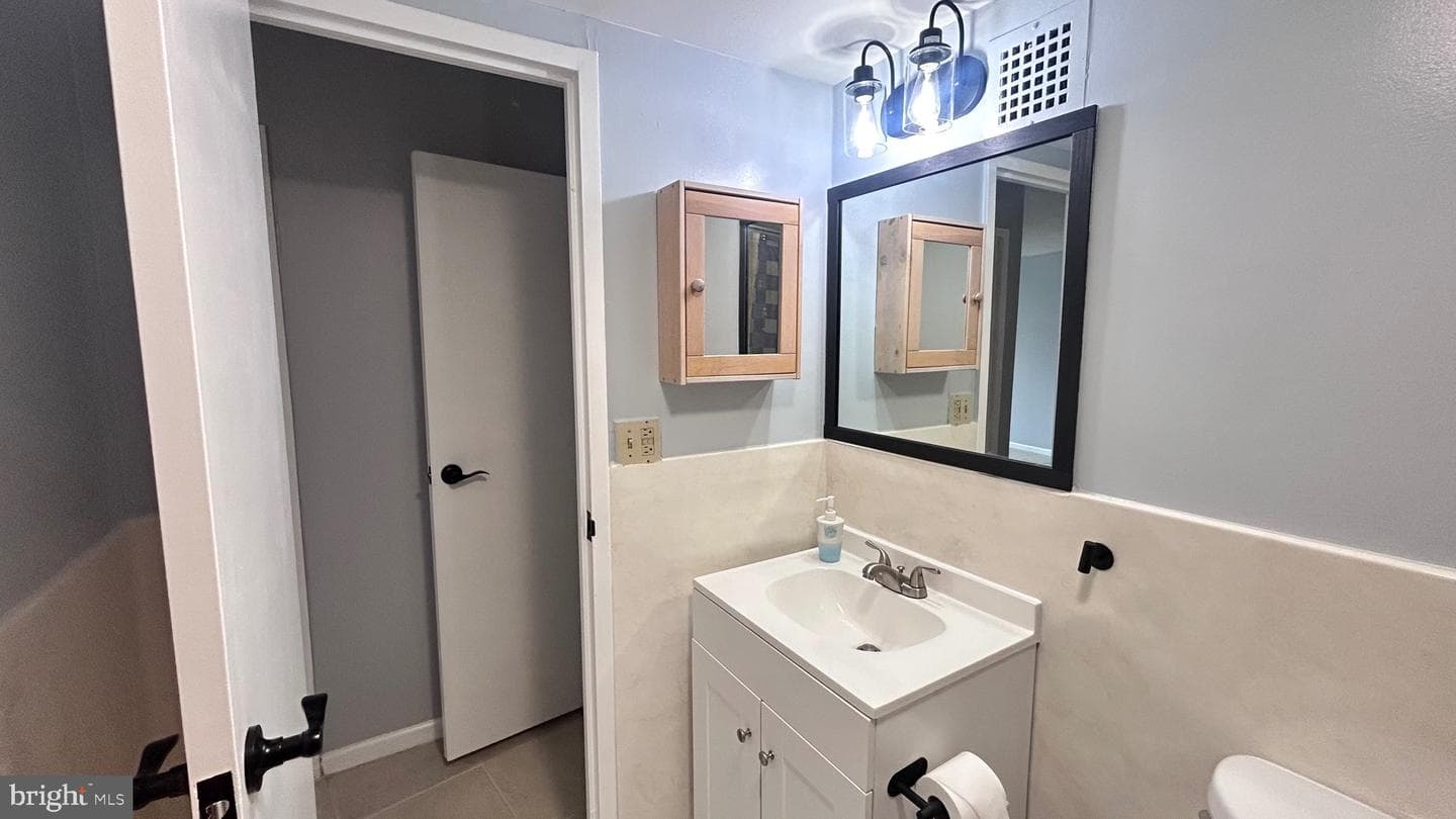 1239 Vermont Avenue NW #204 photo 25