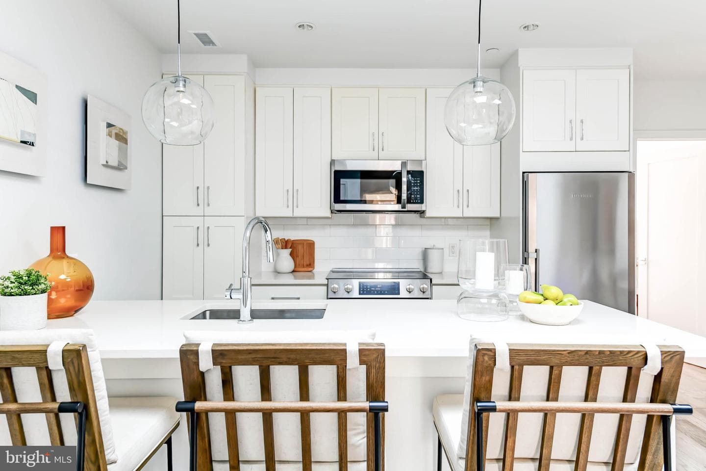 1357 Nicholson Street NW #6 photo 4