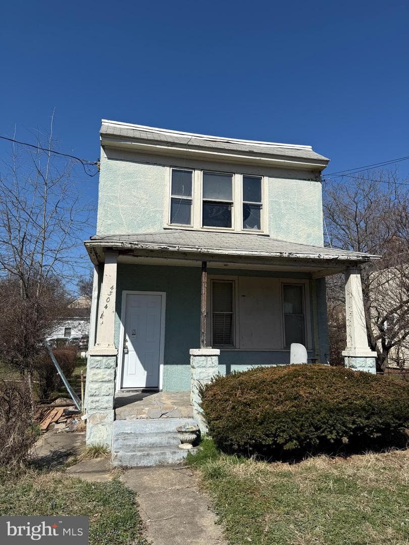 4304 Jay Street NE photo 1