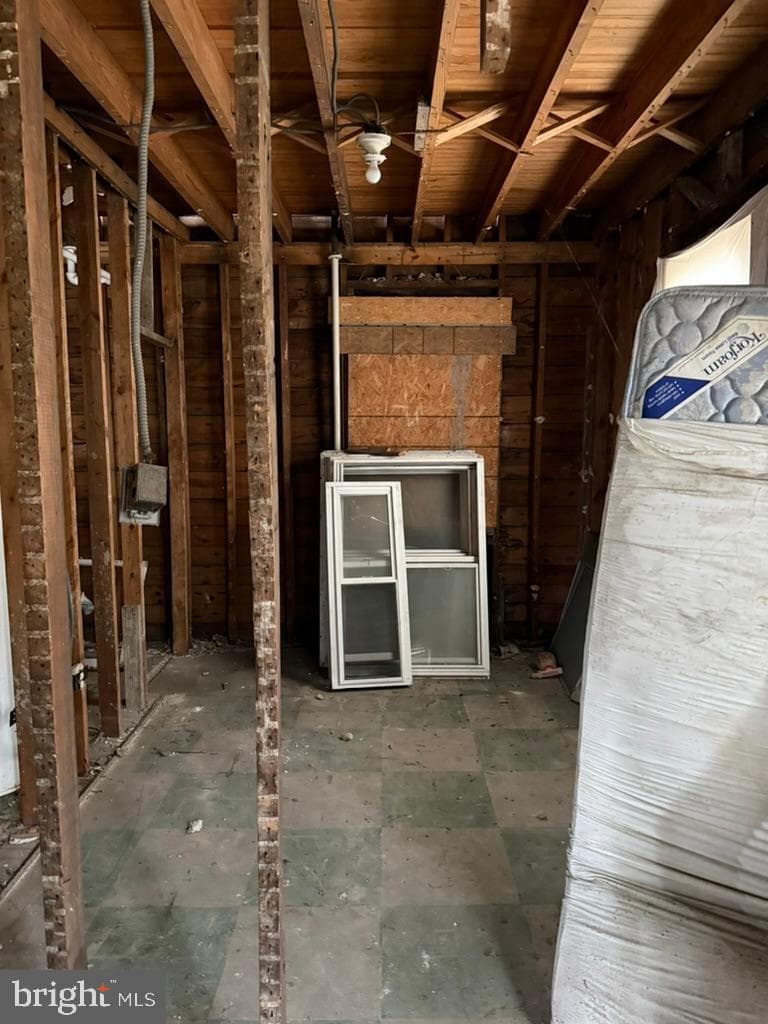 4304 Jay Street NE photo 4