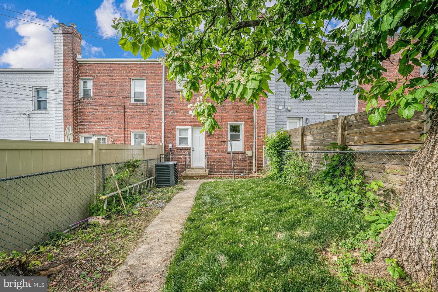 1621 Lyman Place NE photo 31