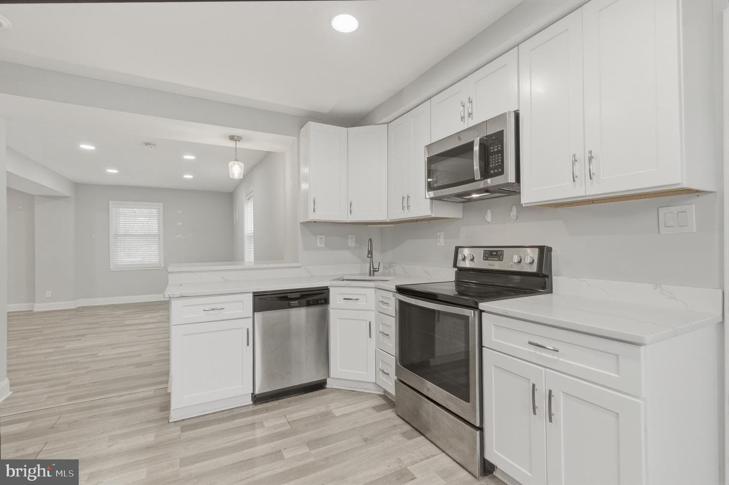 716 Croissant Place SE photo 13