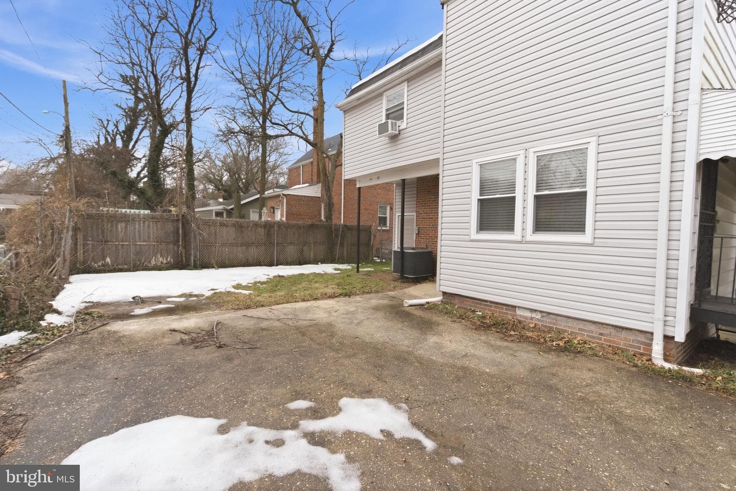 716 Croissant Place SE photo 37