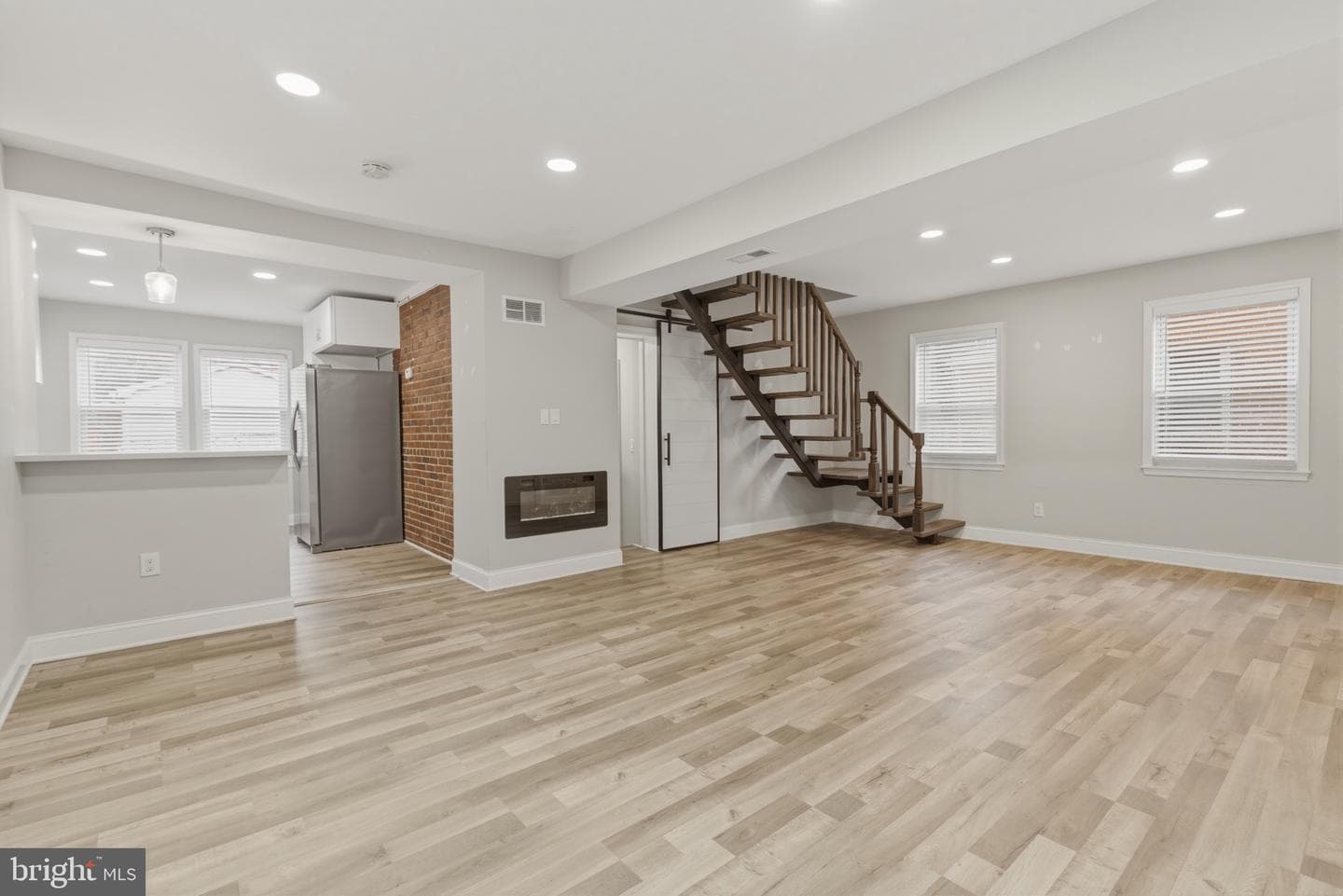 716 Croissant Place SE photo 8