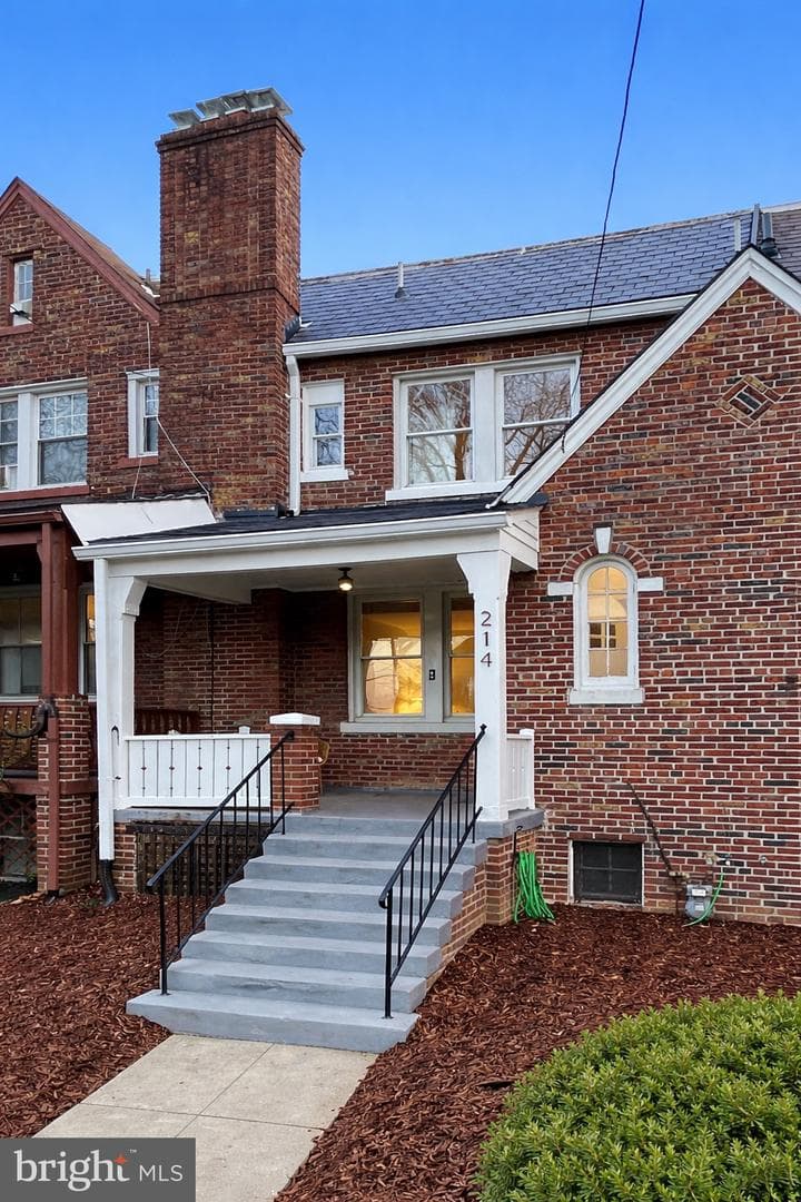214 Jefferson Street NW photo 2