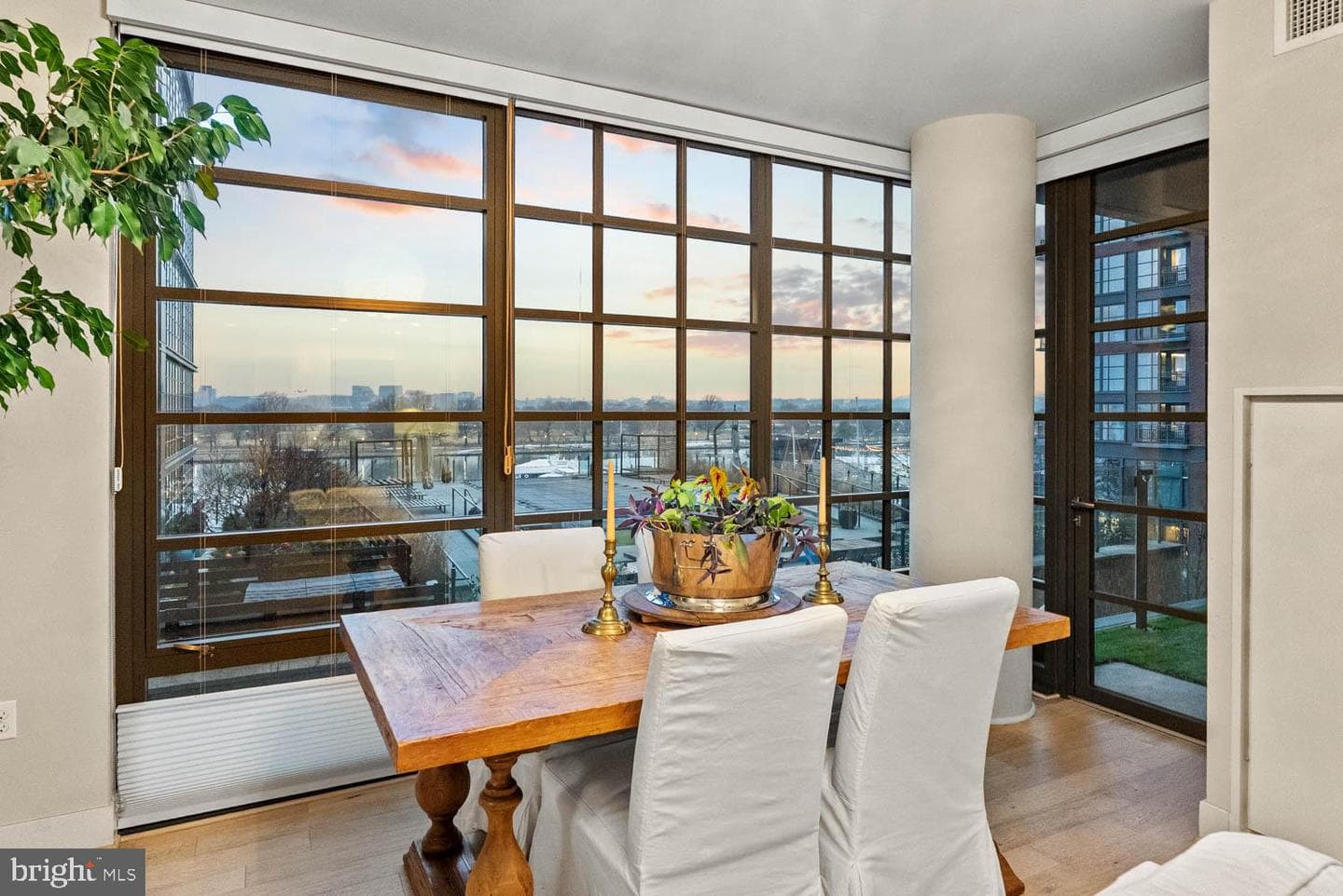 45 Sutton Square SW #403 photo 16