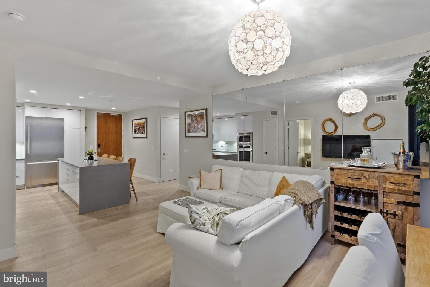 45 Sutton Square SW #403 photo 18