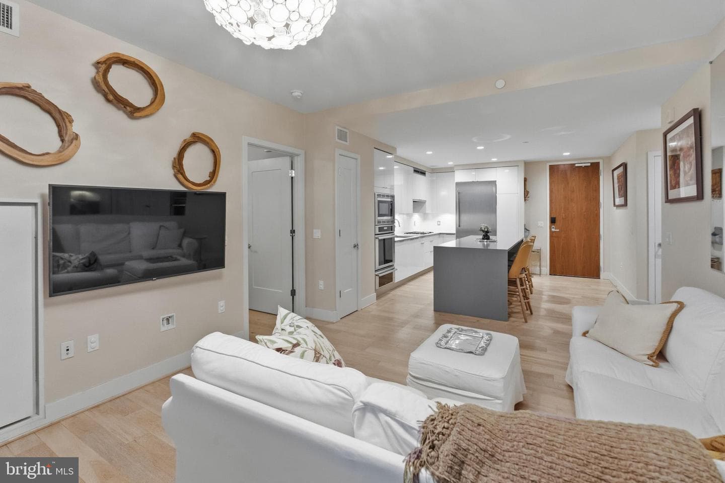 45 Sutton Square SW #403 photo 24