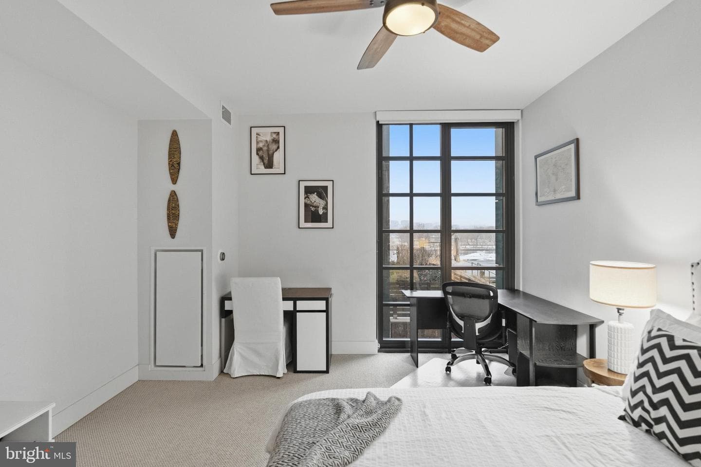 45 Sutton Square SW #403 photo 31
