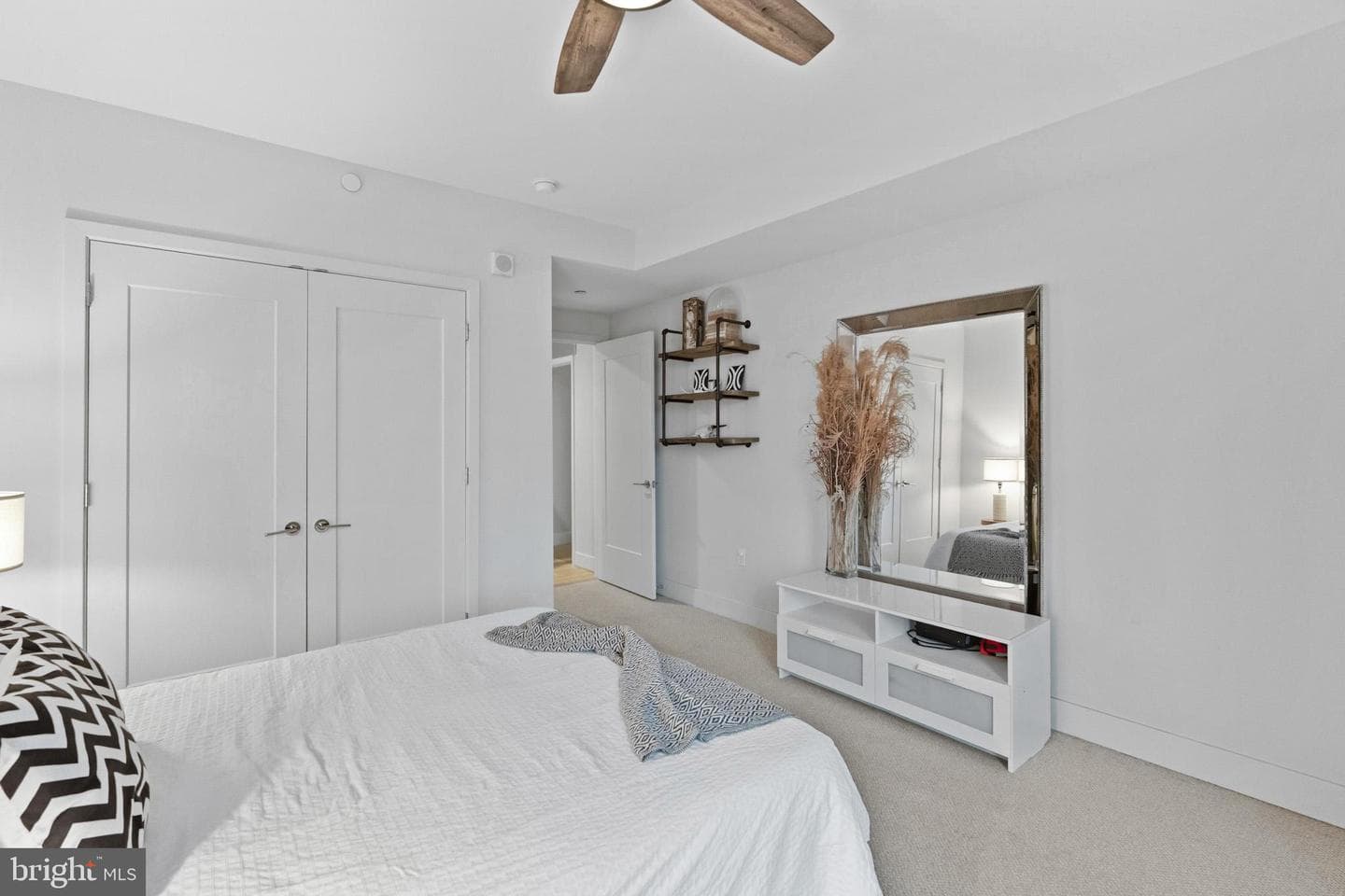 45 Sutton Square SW #403 photo 35