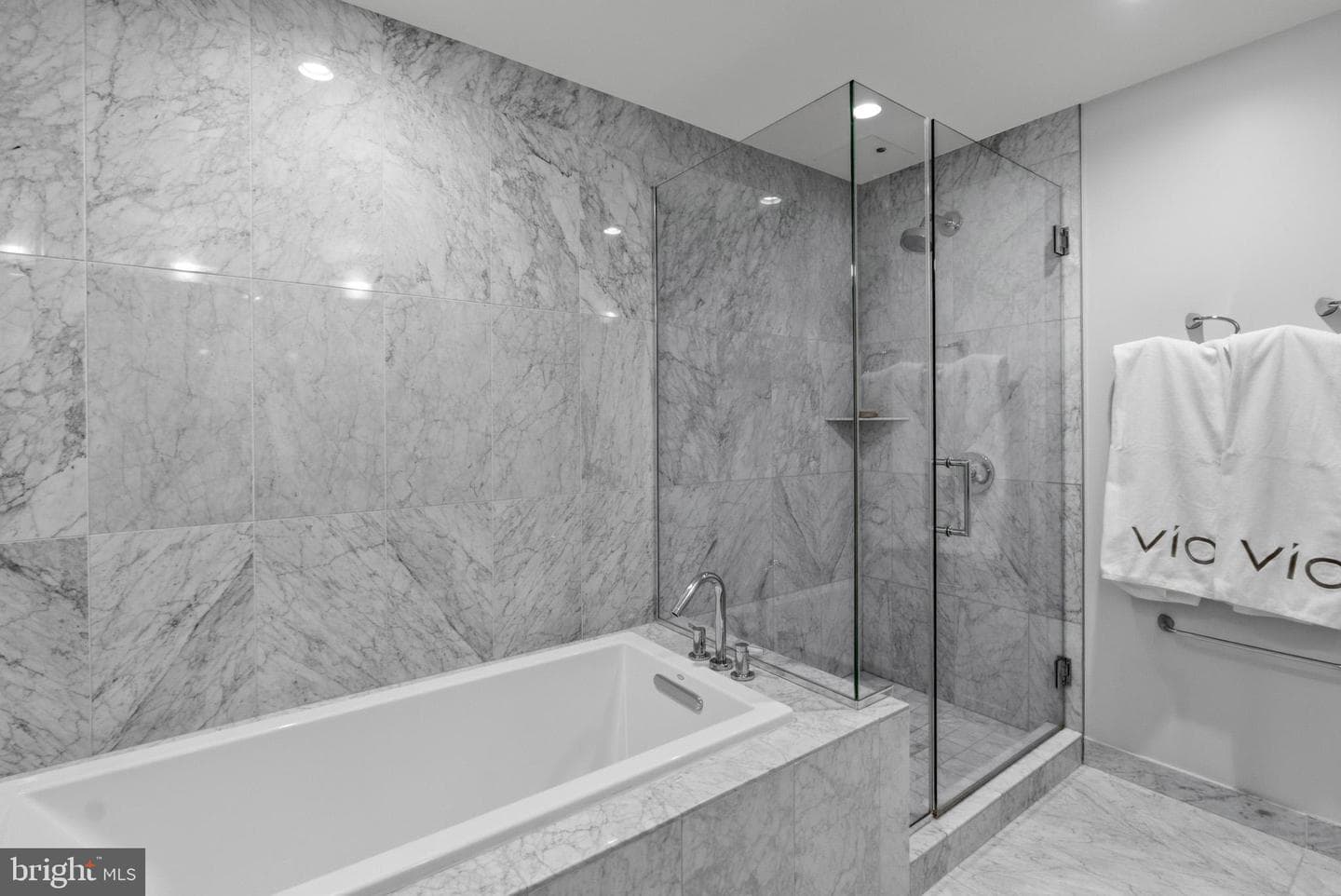 45 Sutton Square SW #403 photo 37
