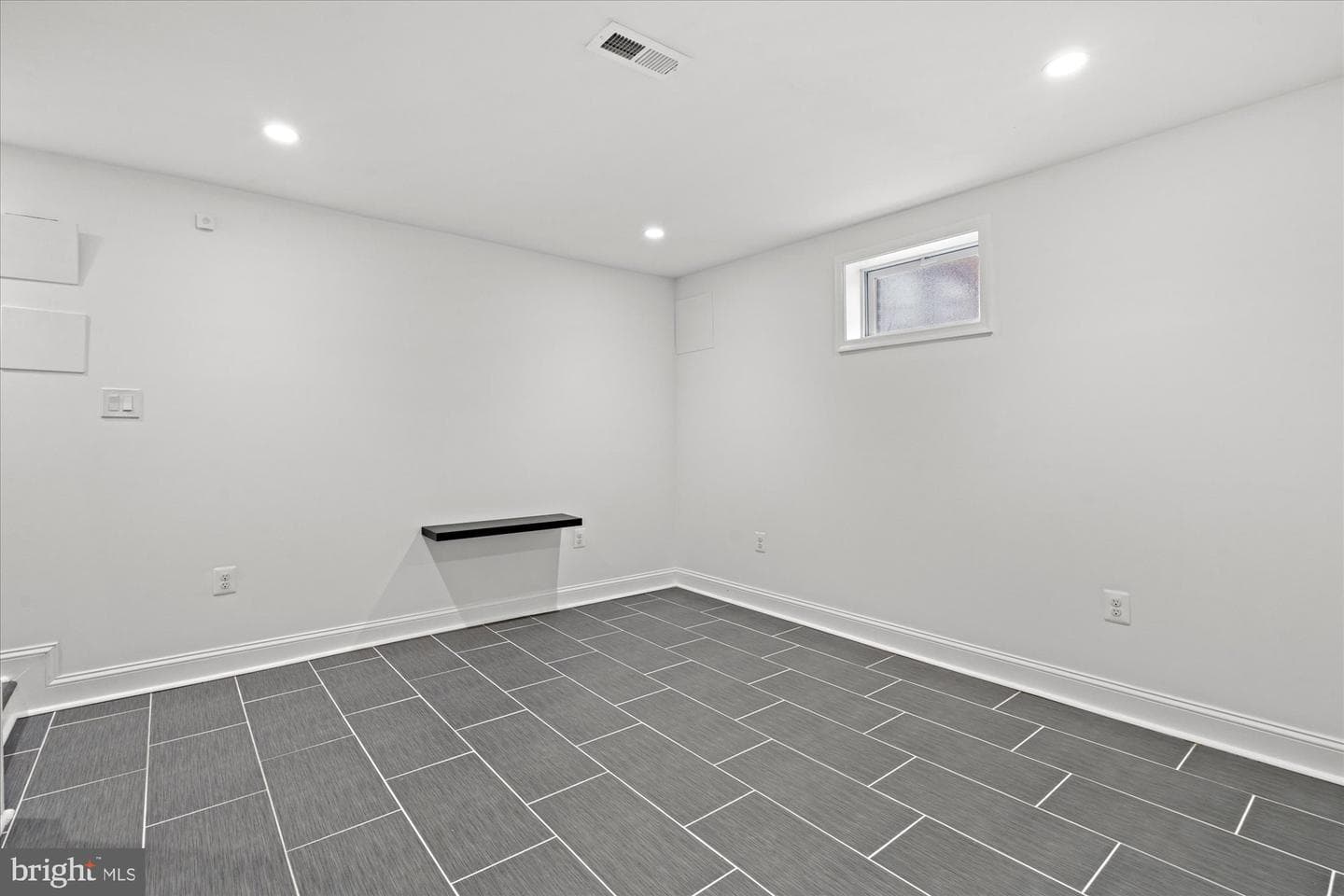 1252 Delafield Place NE photo 27