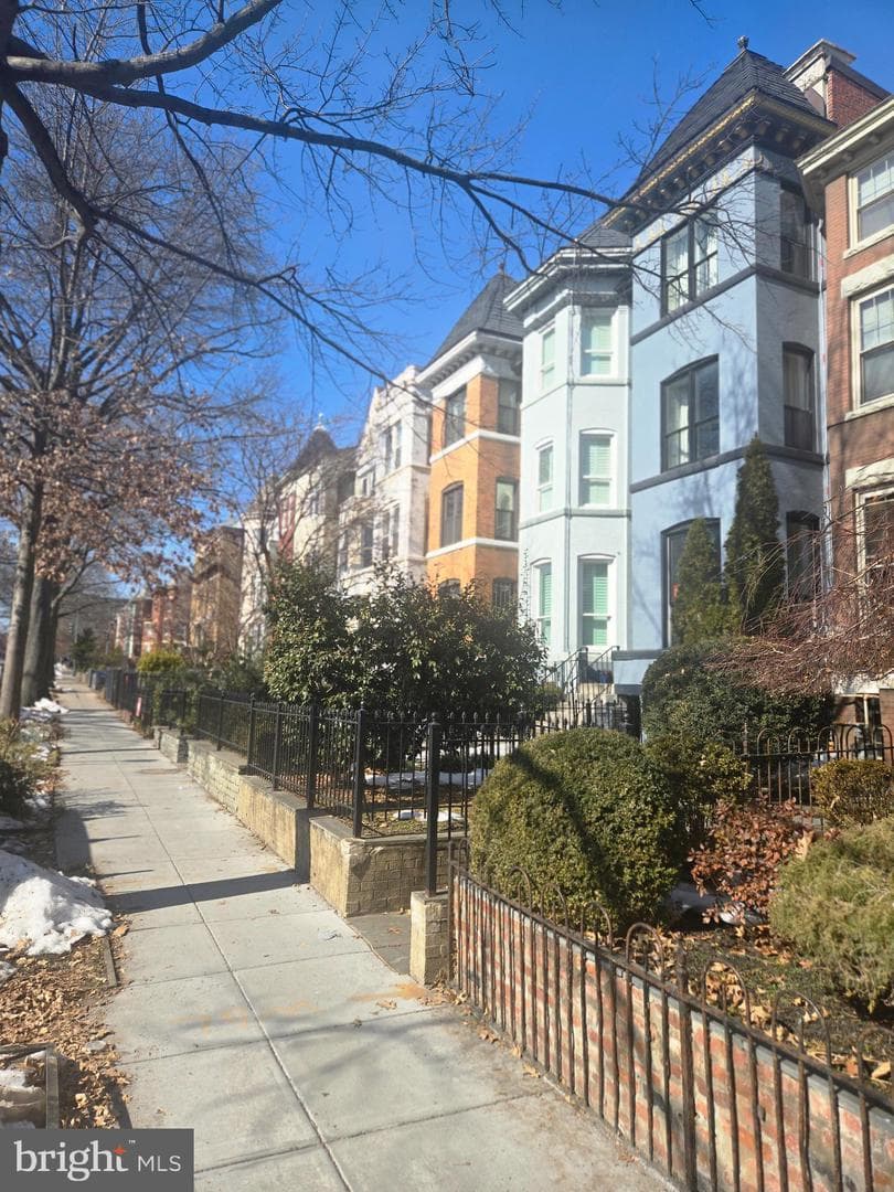 1209 Harvard Street NW photo 3