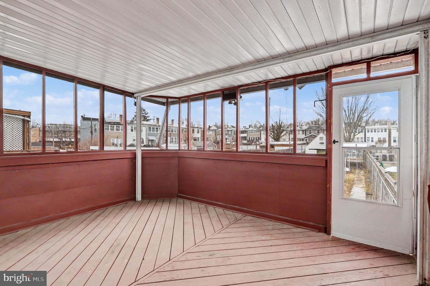 637 Hamilton Street NW photo 27