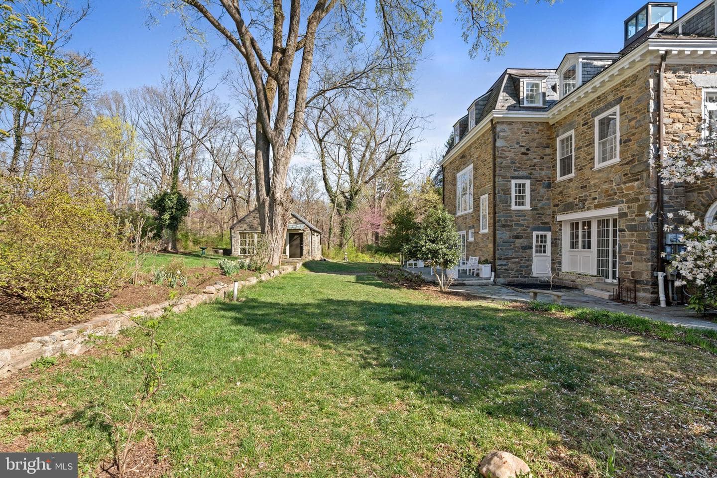 2325 Porter Street NW photo 42