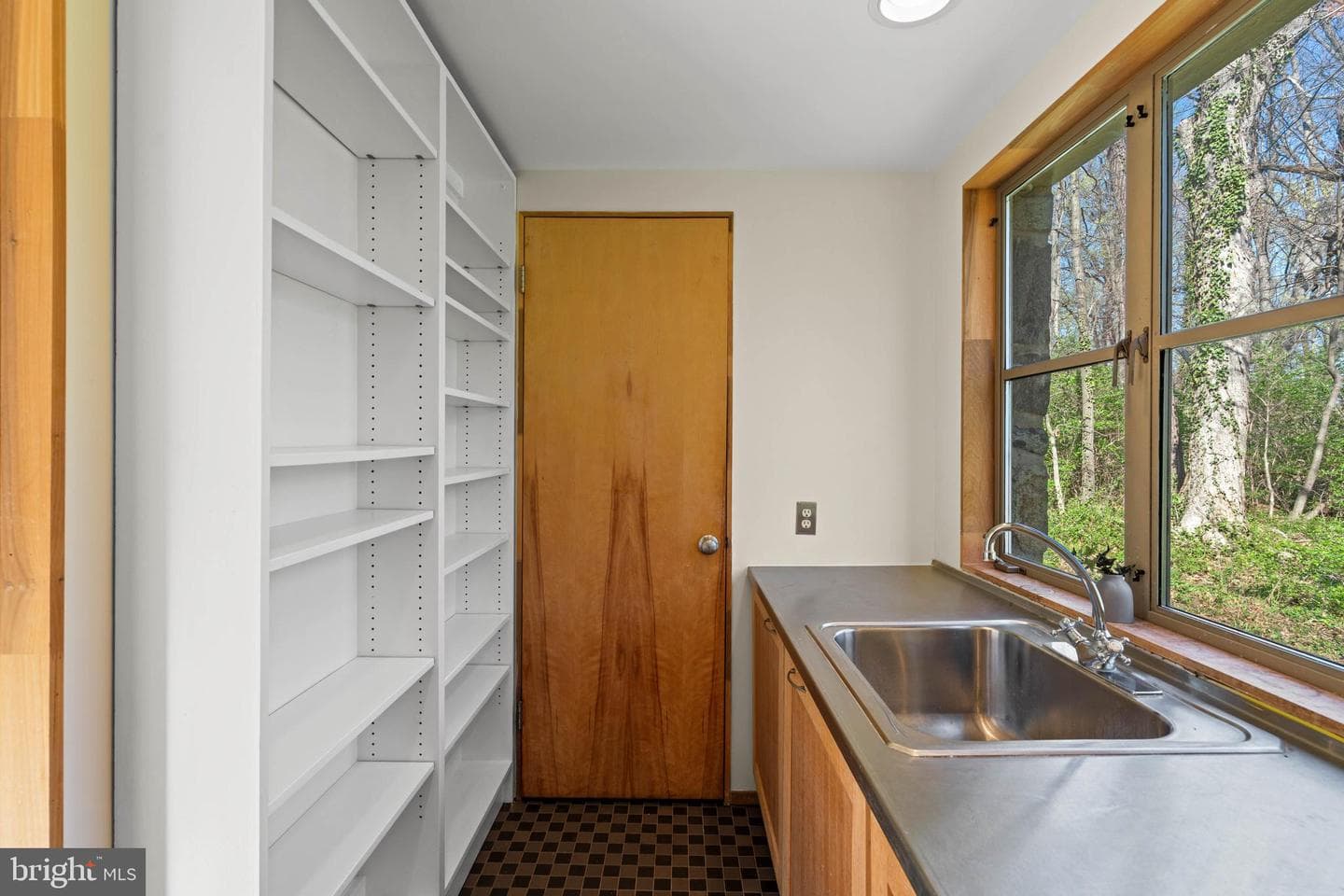 2325 Porter Street NW photo 44