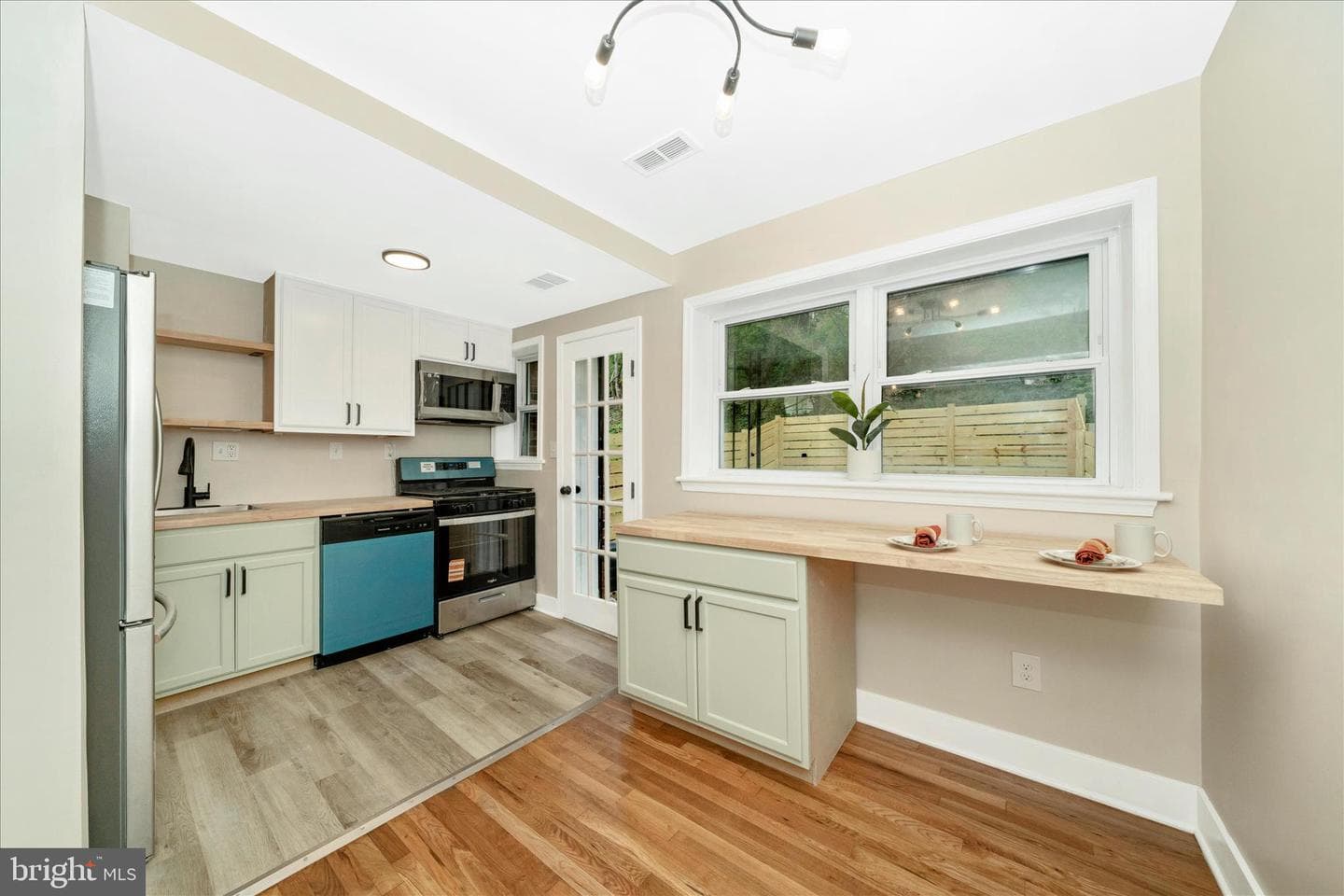 5045 Sheriff Road NE photo 11