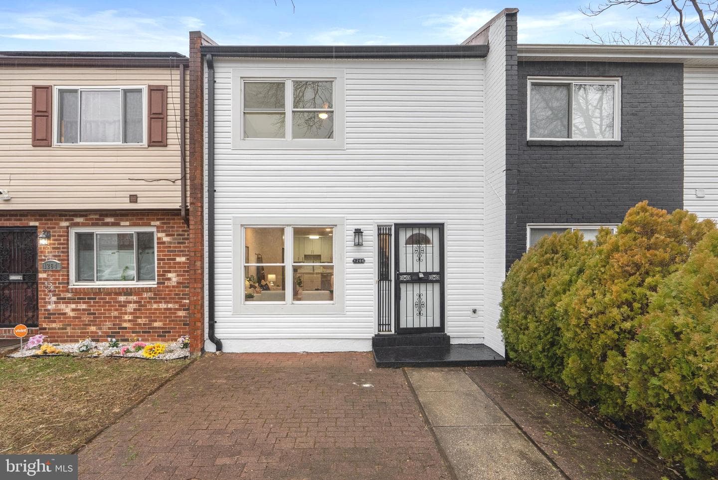 1266 Barnaby Terrace SE photo 1