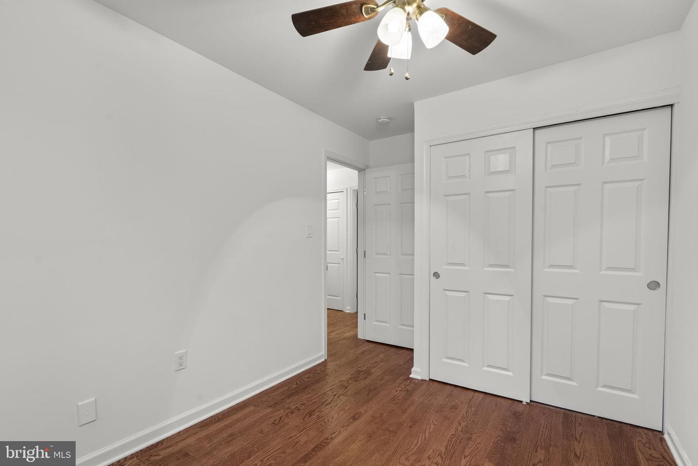 1266 Barnaby Terrace SE photo 20