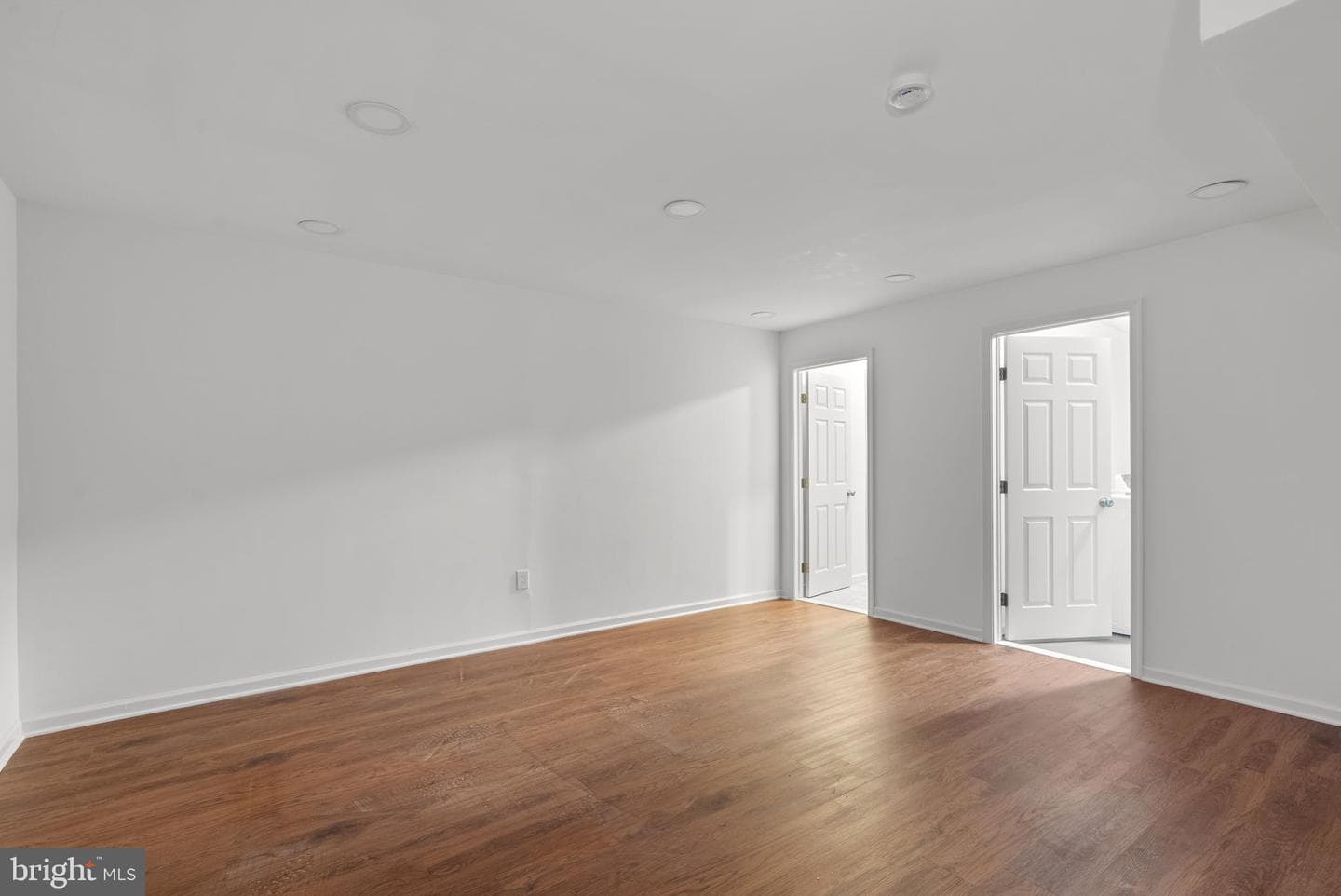 1266 Barnaby Terrace SE photo 22
