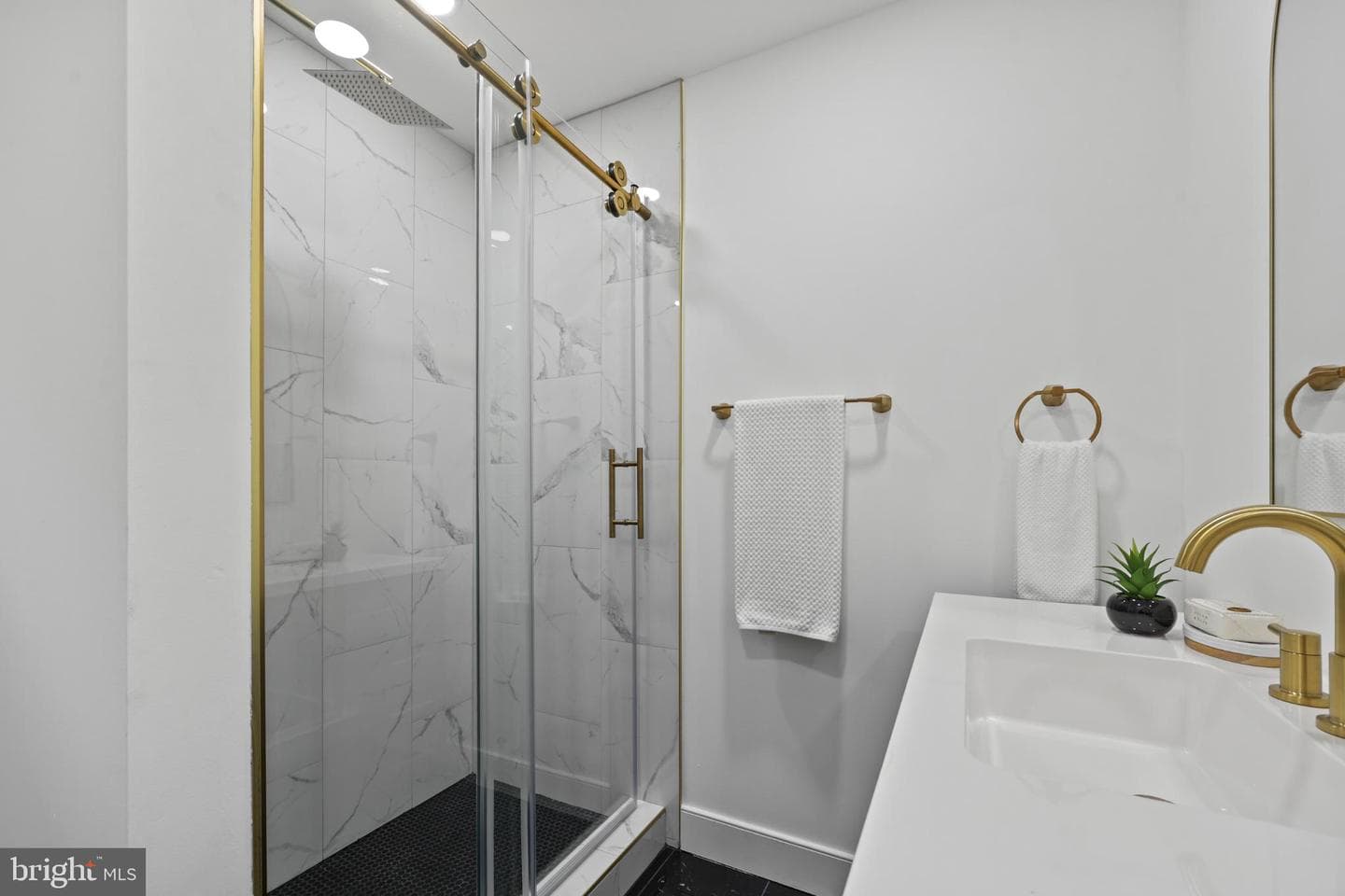 4248 NW Blagden Avenue NW photo 36