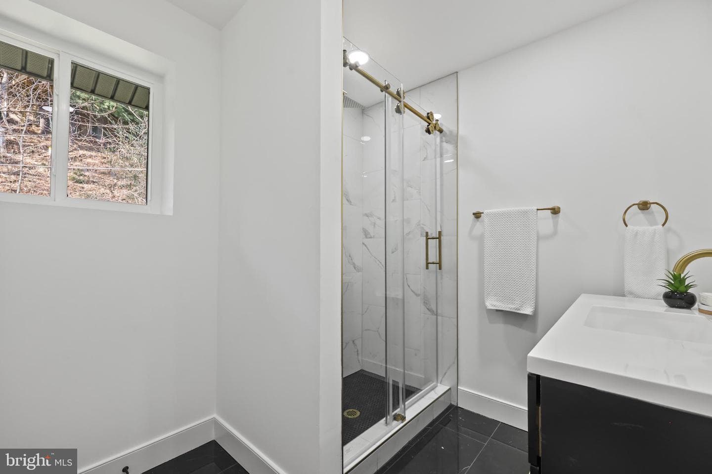 4248 NW Blagden Avenue NW photo 37