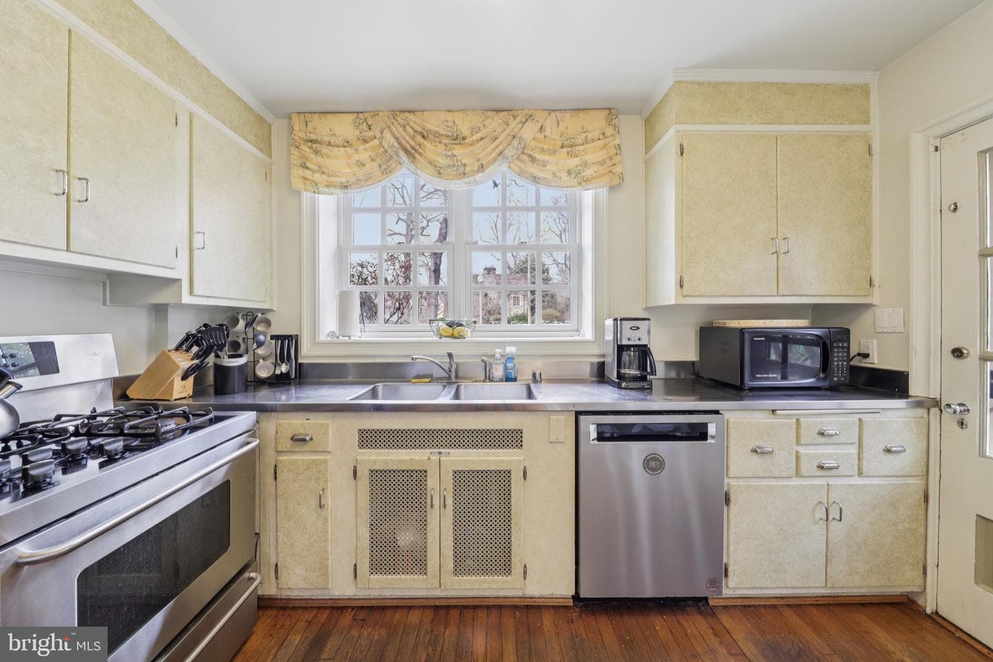 4968 Quebec Street NW photo 13