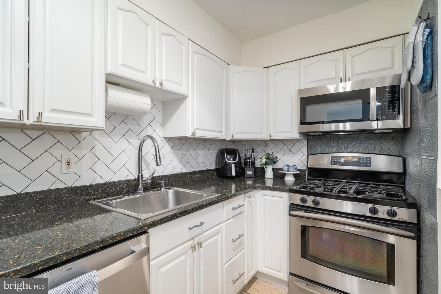 1245 13th Street NW #103 photo 6