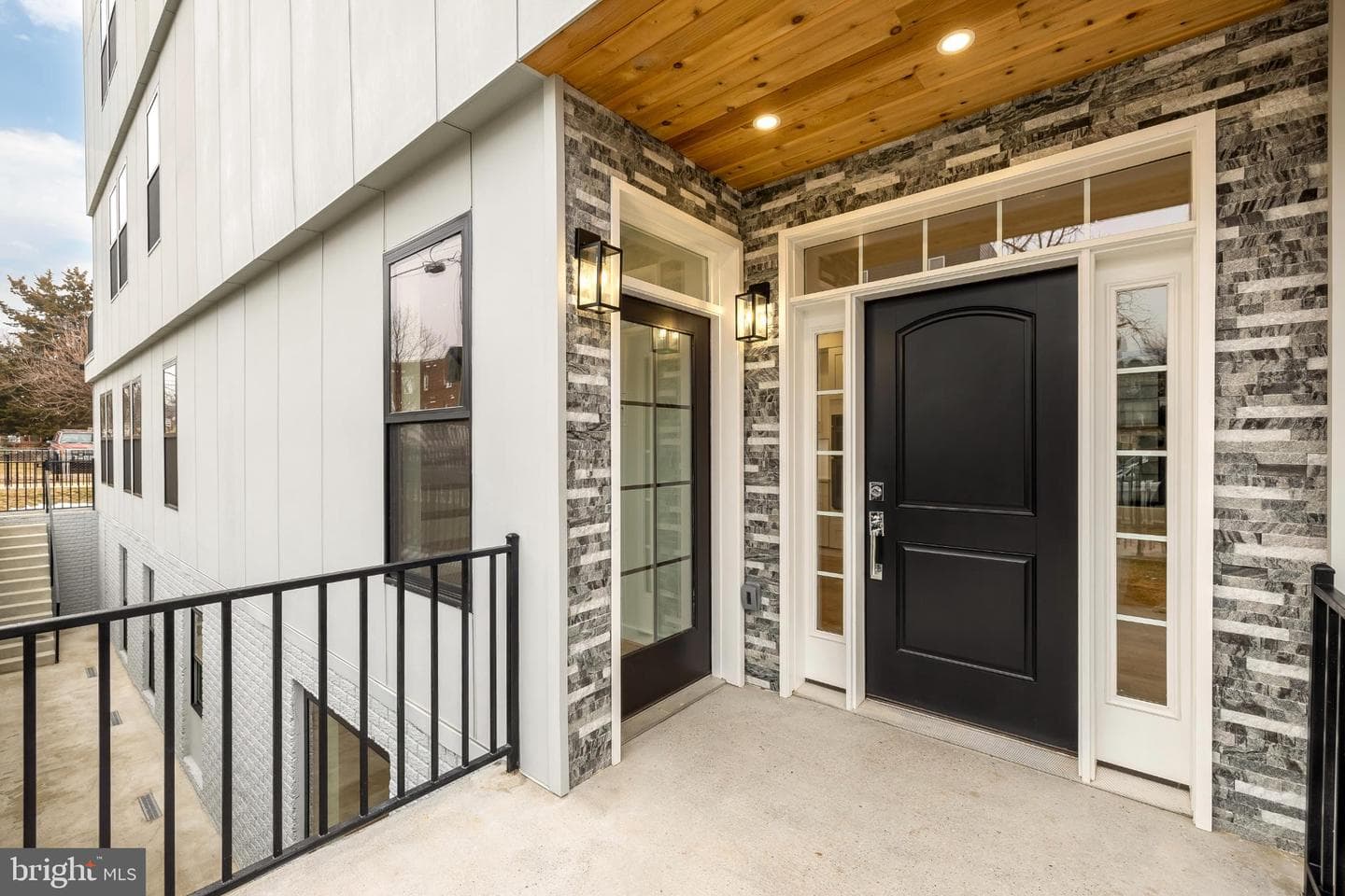 1516 Levis Street NE #1, Washington