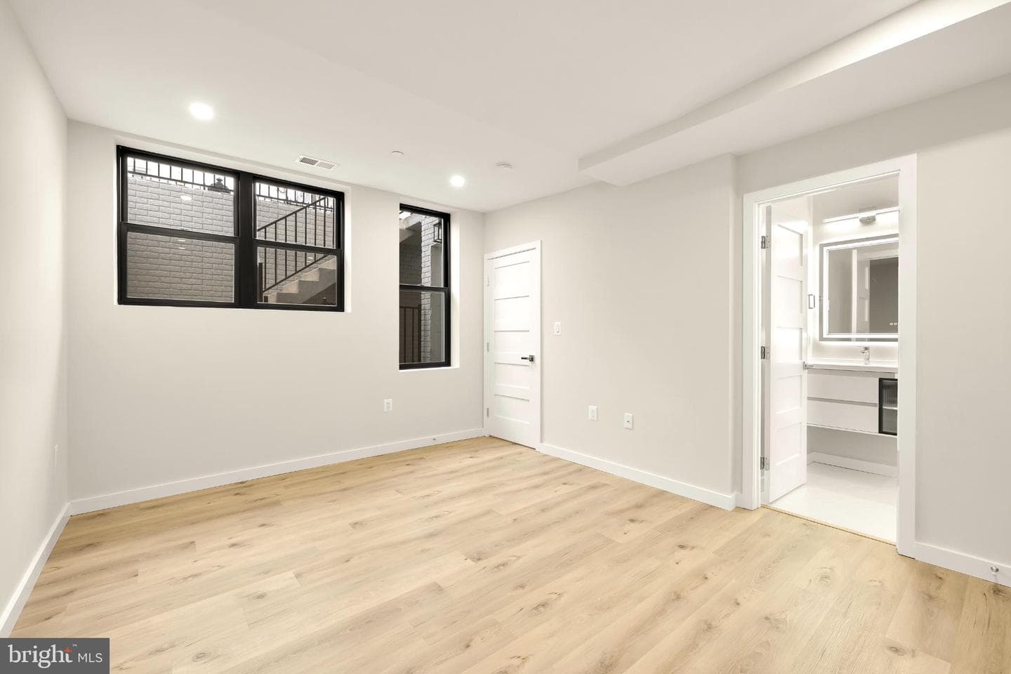 1516 Levis Street NE #1 photo 26