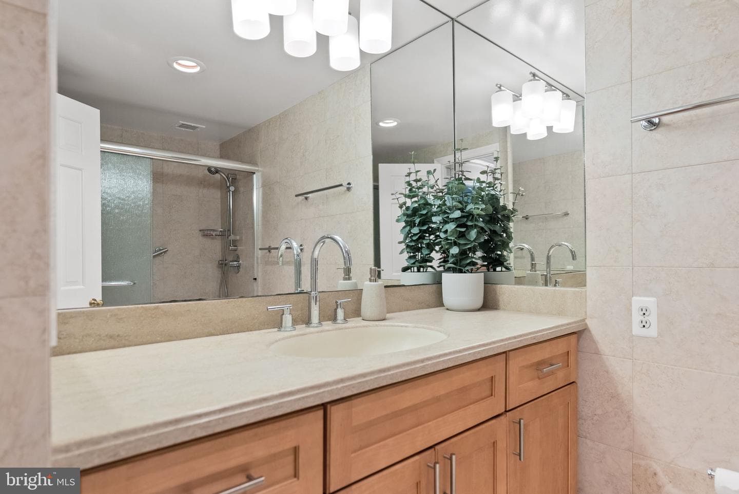 700 New Hampshire Avenue NW #320 photo 24