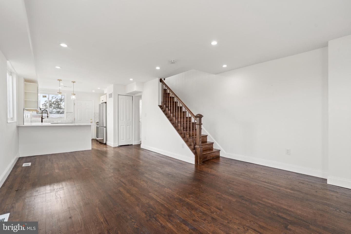 1261 Gallatin Street NE photo 5