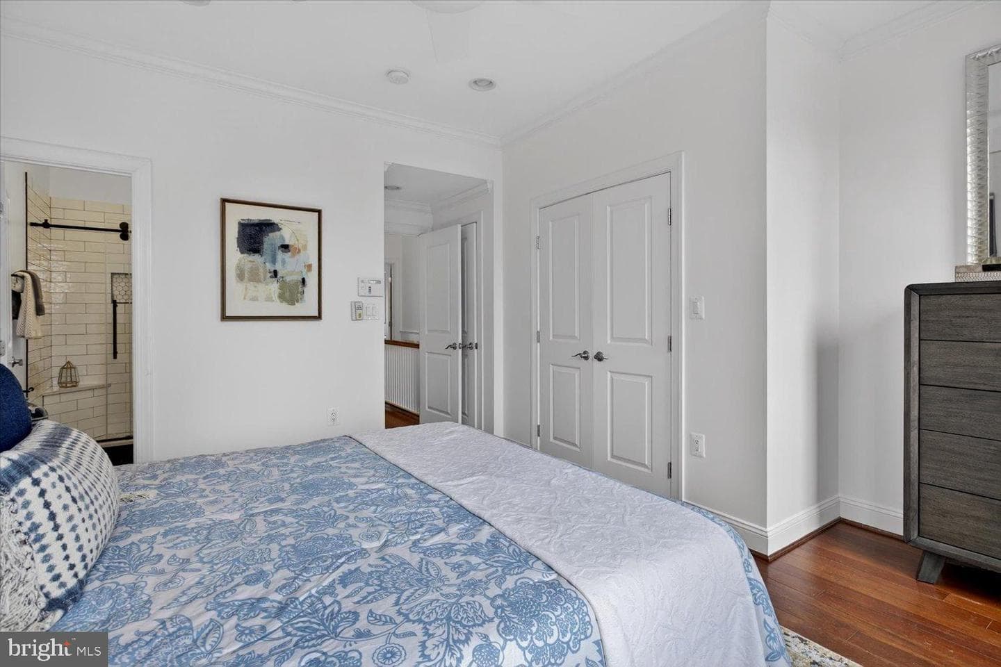 916 G Street SE photo 30