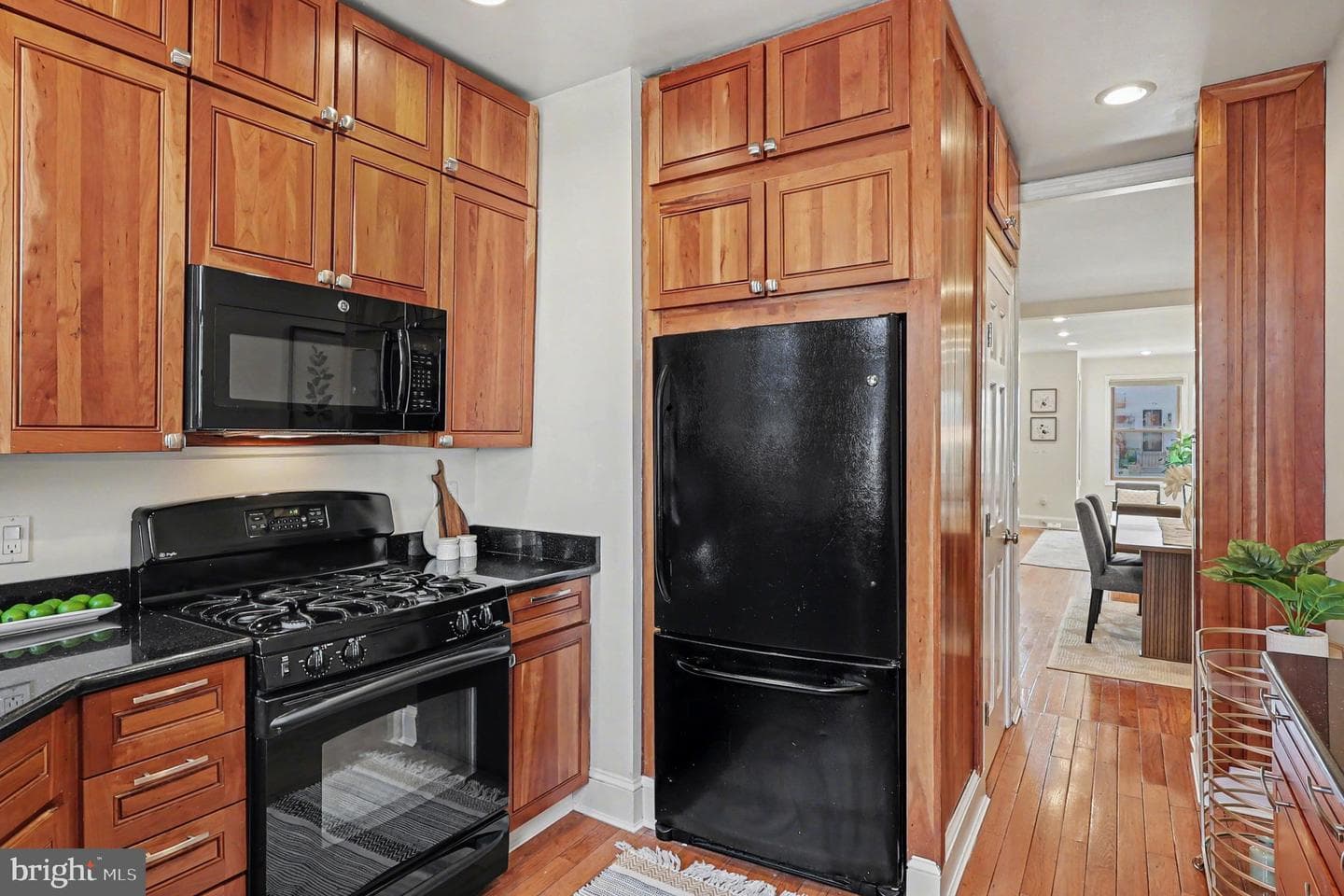 527 14th Street NE photo 12