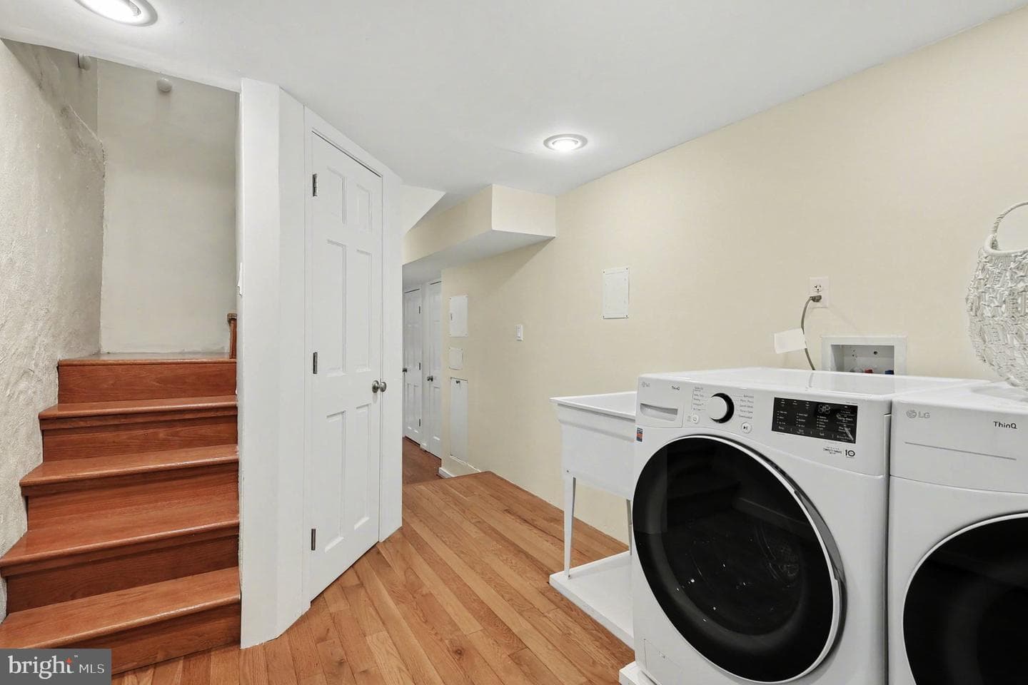 527 14th Street NE photo 30