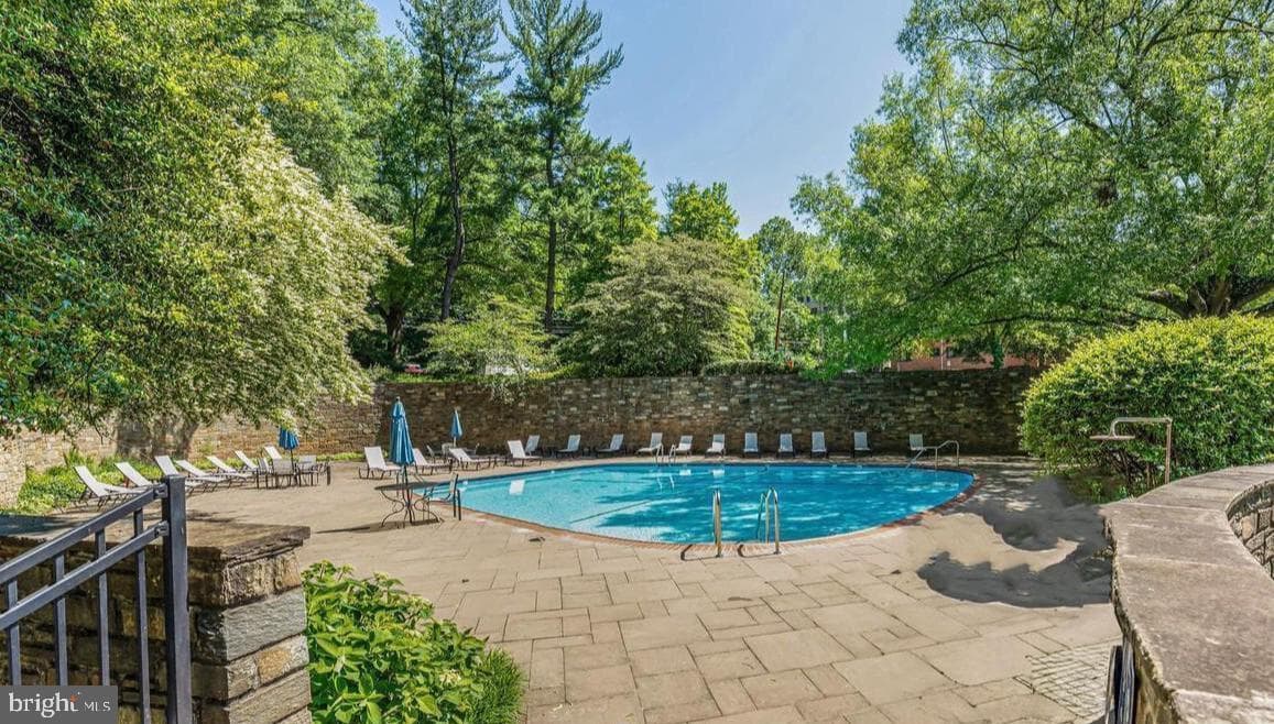4000 Tunlaw Road NW #415 photo 25