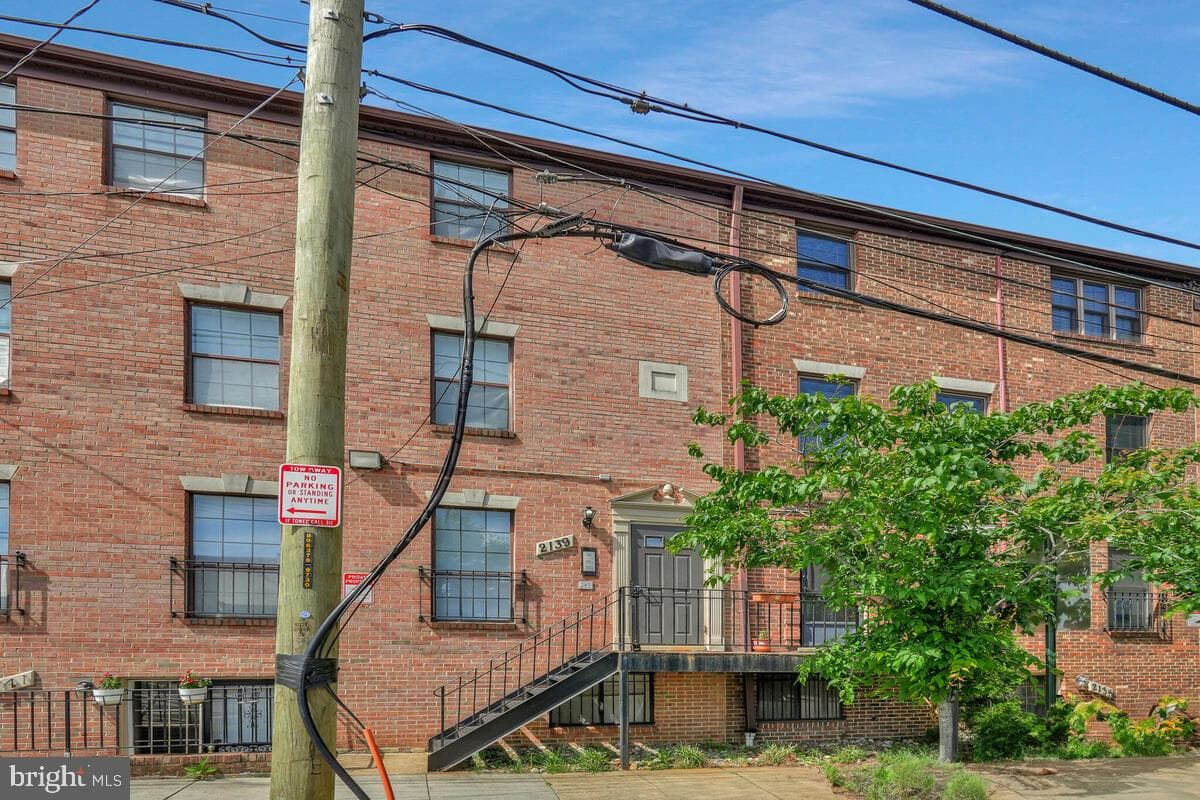 2139 Young Street SE #101 photo 1