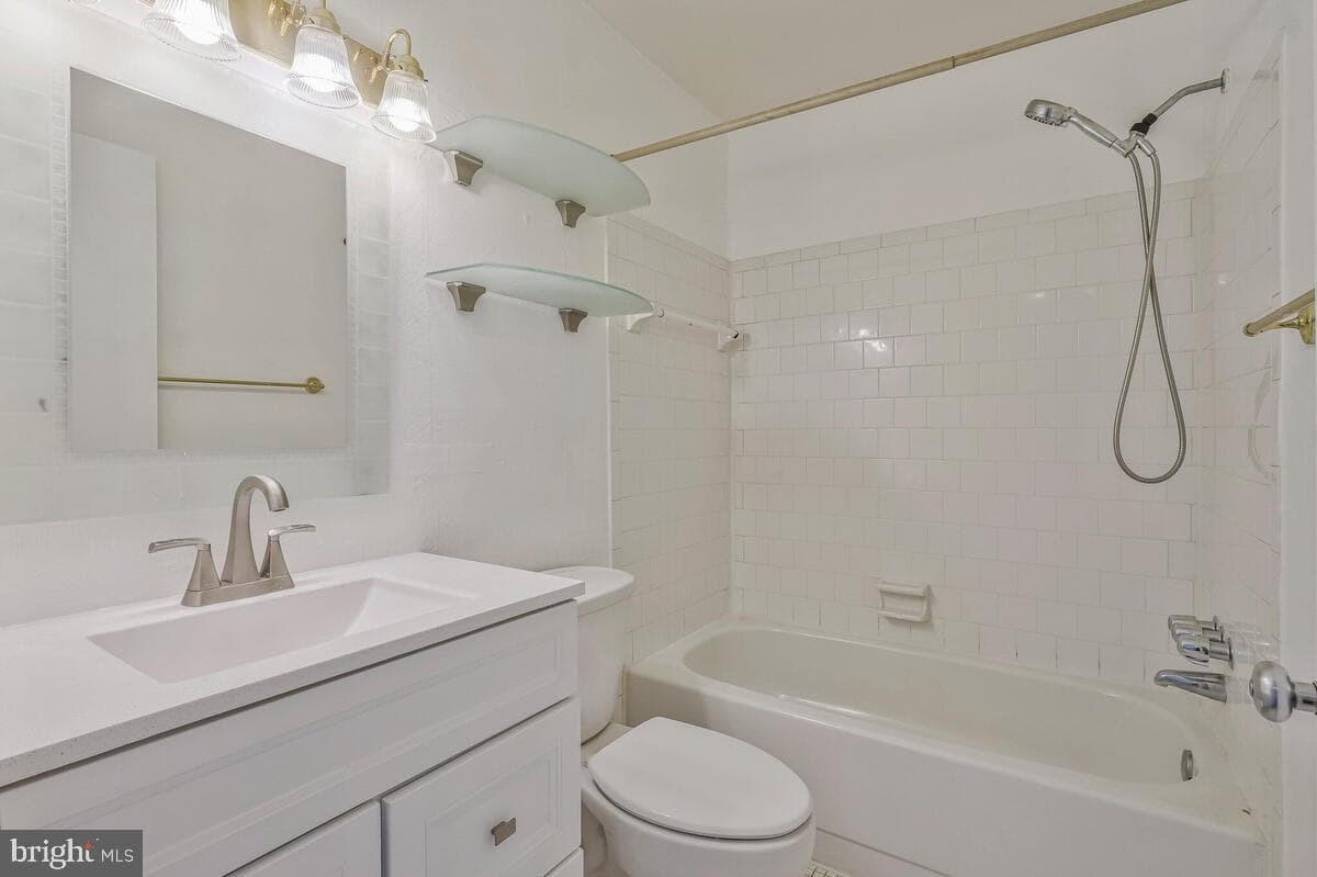 2139 Young Street SE #101 photo 13