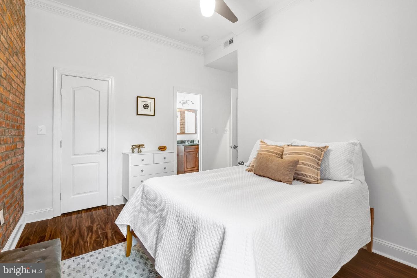 1430 Newton Street NW #201 photo 18