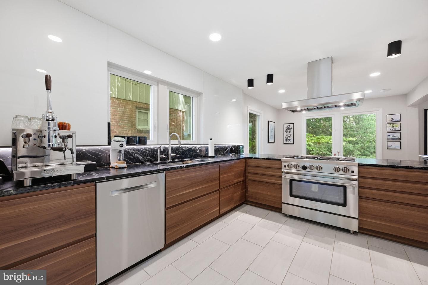 2829 29th Place NW photo 8